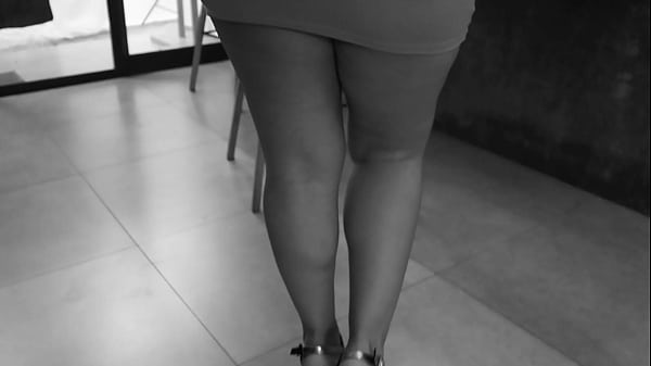 NEGRO Y BIEN CALIENTE