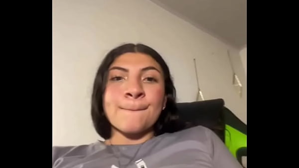 Tremendas tetas de colombiana